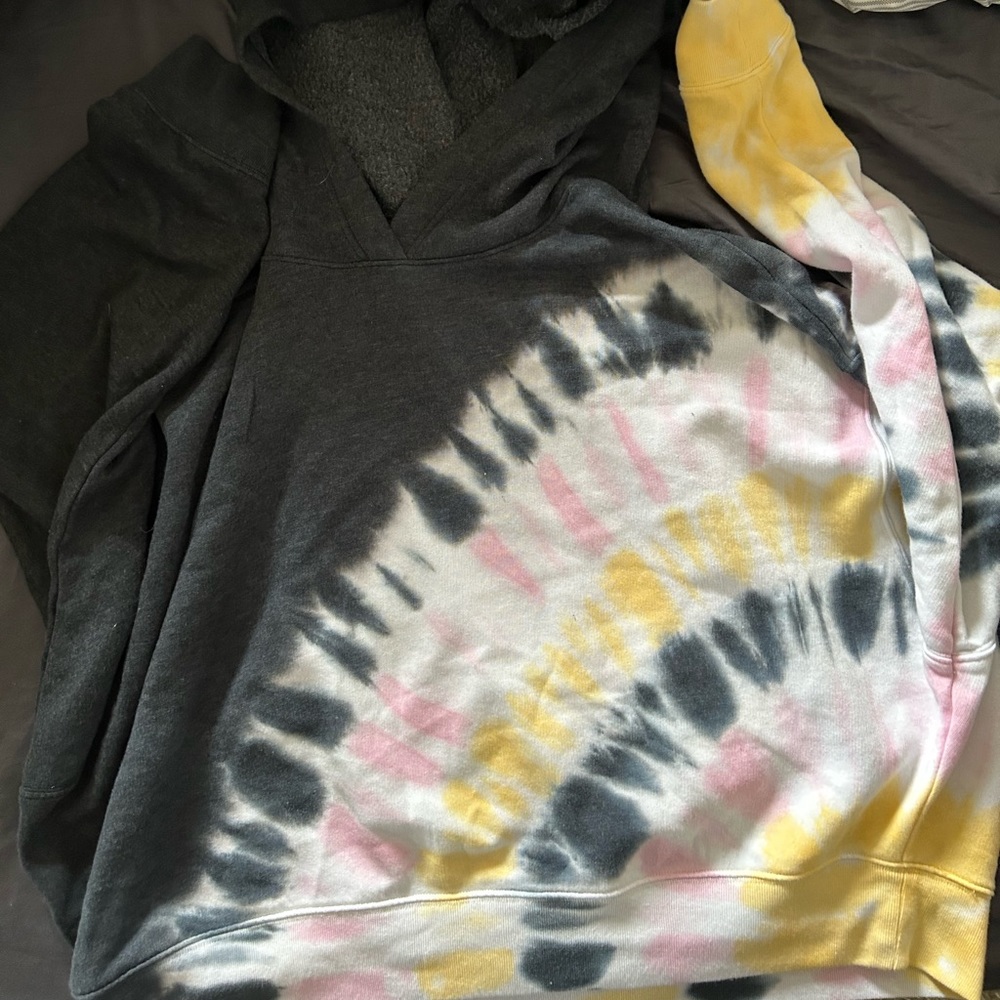 PINK cropped tie dye hoodie NWT